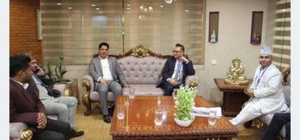 उद्योग, वाणिज्य तथा आपूर्तिमन्त्री भण्डारी स्वदेश फिर्ता