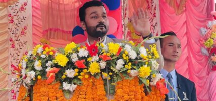 रघरमा स्वच्छ खानेपानी पुरयाउन सरकार प्रतिबद्ध छ : मन्त्री यादव