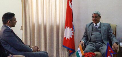 गृहमन्त्री लेखकसँग अतिरिक्त सचिव महावरको शिष्टाचार भेट