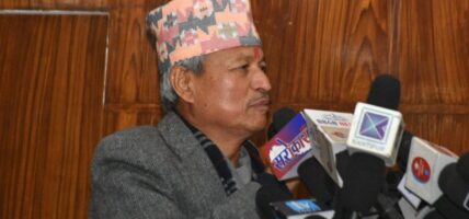 ओलीलाई रावलको प्रश्नैप्रश्नः घर/घरमा खाना पकाउने ग्यासको पाइप खै ?
