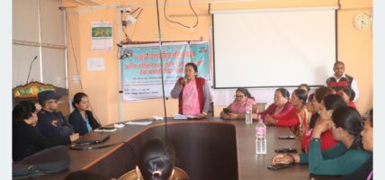 पाल्पाका महिलालाई स्वास्थ्य परामर्श र कानुन सिकाउँदै स्थानीय सरकार