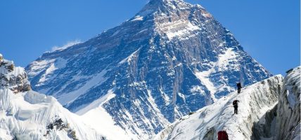 सगरमाथा आरोहीलाई यती एयरलाइन्स र ह्याम्स अस्पतालले छुट दिने