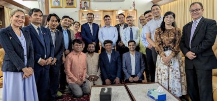 थाइल्याण्डमा क्रियाशील नेपाली स्वास्थ्यकर्मीसँग मन्त्री पौडेलद्वारा सुझाव सङ्कलन