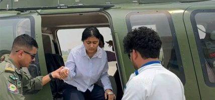 महोत्सवका लागि रूकुम पश्चिम पुगेकी गायिका रचनाको स्वास्थ्यमा समस्या, सेनाको हेलिकप्टरबाट उद्वार