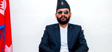 बालेन गरे रास्वपाको वरिष्ठ नेताको पदबहाली