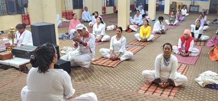 दैलेखमा बढ्दो ‘योग क्रान्ति’, जटिल रोगबाट नागरिक पाउँदैछन् नयाँ जीवन