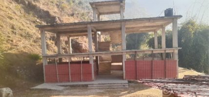बजेट अभावमा विद्यालय भवन निर्माण अधुरो