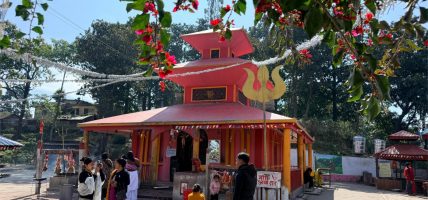 नवलपुरको दाउन्ने देवी मन्दिरमा बढ्दै भक्तजनको आकर्षण