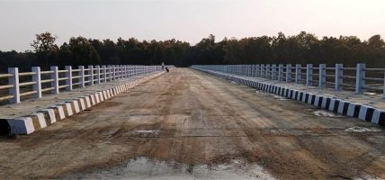 १२ वर्षपछि दोदा नदीमा पुल निर्माण १२ वर्षपछि दोदा नदीमा पुल निर्माण