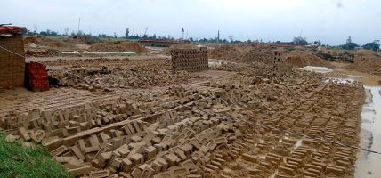 कोभिडले बन्द भएका इँटा उद्योग अझै सञ्चालनमा आउन सकेनन्