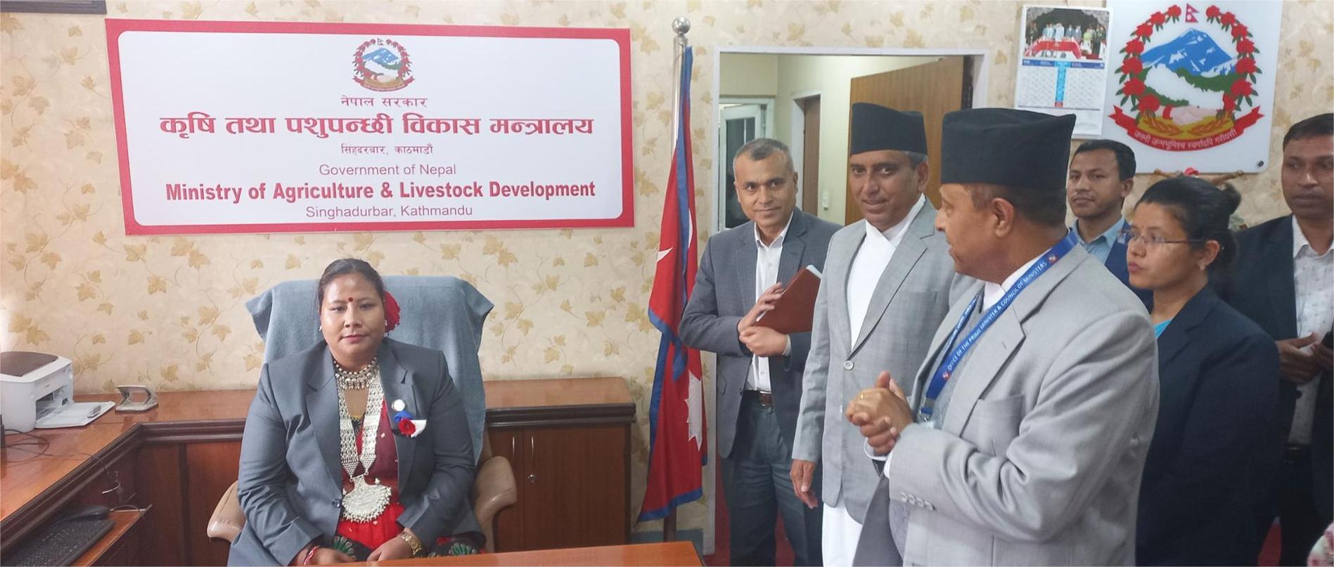 कृषिमन्त्री चौधरीद्वारा पदभार ग्रहण कृषिमन्त्री चौधरीद्वारा पदभार ग्रहण