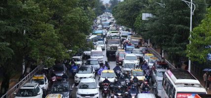 पेट्रोलियम पदार्थको संकट टार्न सवारीसाधनमा जोर–बिजोर !