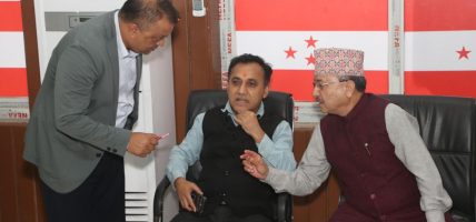 फुटतिर अघि बढ्यो कांग्रेस