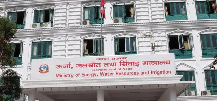 सरकारको नयाँ ऊर्जा रणनीति : एलपी ग्यास घटाएर विद्युतीय चुल्होमा अनुदान दिने योजना