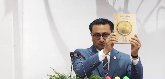 संसद्‌मा आर्थिक सर्वेक्षण सार्वजनिक : नेपालको अर्थतन्त्र ६६ खर्ब पुग्ने अनुमान
