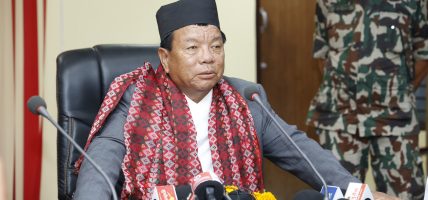 दुई तिहाइ सांसद भएको रास्वपा सरकारमा स्वतन्त्र जितेका महावीर मन्त्री