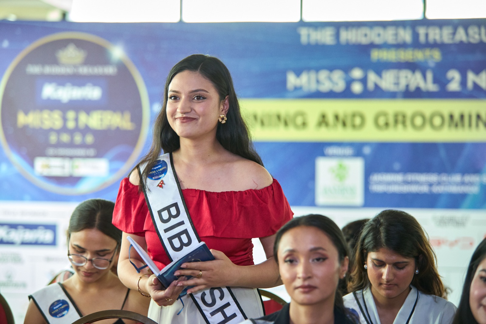सोलुखुम्बुदेखि मिस नेपालको मञ्चसम्म: विभुषा बस्नेतको संघर्ष र सफलताको कथा सोलुखुम्बुदेखि मिस नेपालको मञ्चसम्म: विभुषा बस्नेतको संघर्ष र सफलताको कथा
