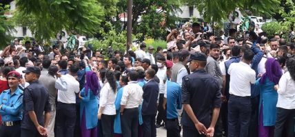 अस्थायी कर्मचारी आन्दोलित