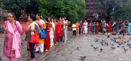 हरिशयनी एकादशीः नारायण मन्दिरमा बिहानैदेखि भक्तजनको घुइँचो