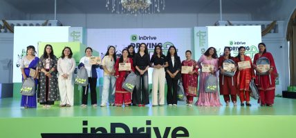 महिलालाई राइड–सेवामा जोड्दै इनड्राइभको पहल, १० प्रशिक्षार्थीलाई प्रमाणपत्र र सम्मान