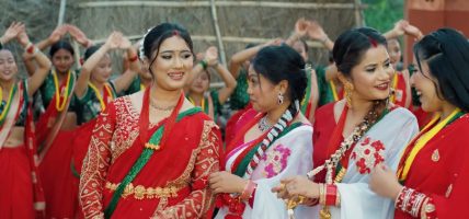 तीज गीत : कुनै नयाँ कुनै ‘रिमिक्स’