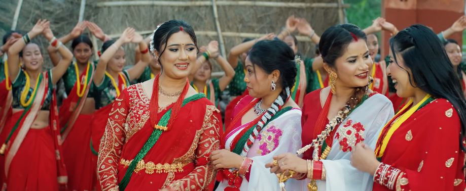 तीज गीत : कुनै नयाँ कुनै ‘रिमिक्स’