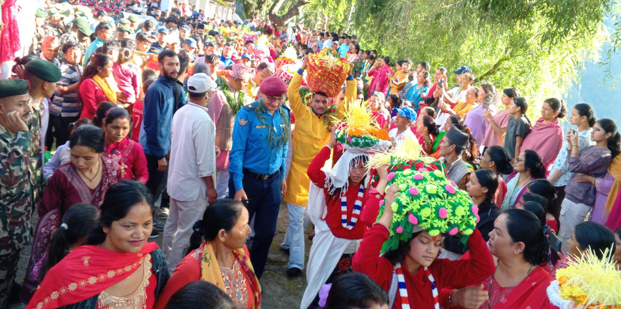 बाजागाजा फूल मालासहित बाजुराको सरकारी टोली बडीमालिका प्रस्थान बाजागाजा फूल मालासहित बाजुराको सरकारी टोली बडीमालिका प्रस्थान