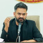 बाढीपीडितलाई प्रधानमन्त्रीको ढाडस बाढीपीडितलाई प्रधानमन्त्रीको ढाडस