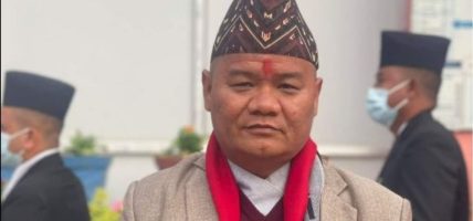 सहकारीको ऋण लिएर नतिर्नेलाई एमालेले बनायो मन्त्री सहकारीको ऋण लिएर नतिर्नेलाई एमालेले बनायो मन्त्री
