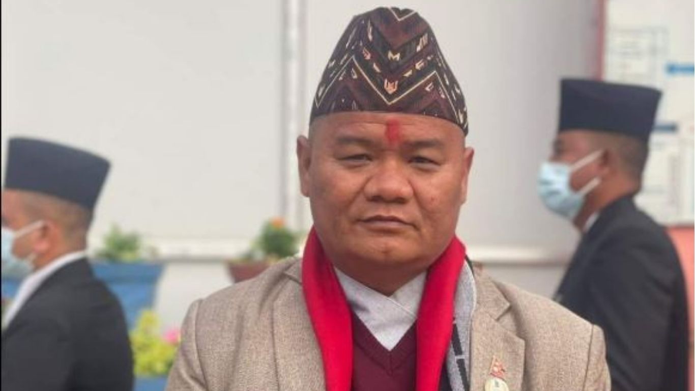 सहकारीको ऋण लिएर नतिर्नेलाई एमालेले बनायो मन्त्री सहकारीको ऋण लिएर नतिर्नेलाई एमालेले बनायो मन्त्री