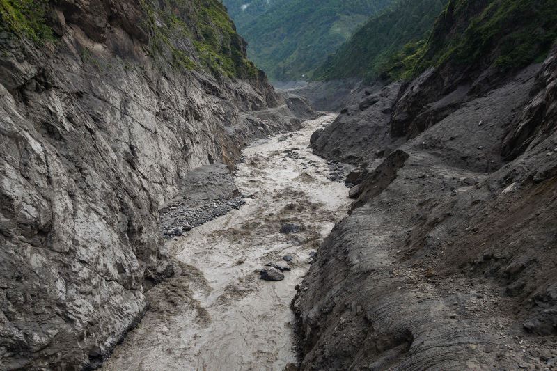 बाढीको यस्तो प्रलय रोक्न नेपाललाई चाहिन्छ ठुल्ठूला बाँध