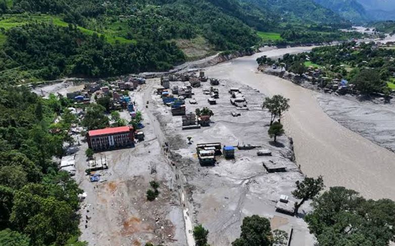 बाढी प्रभावित क्षेत्रमा साढे ३ अर्बको परियोजना स्वीकृति बाढी प्रभावित क्षेत्रमा साढे ३ अर्बको परियोजना स्वीकृति