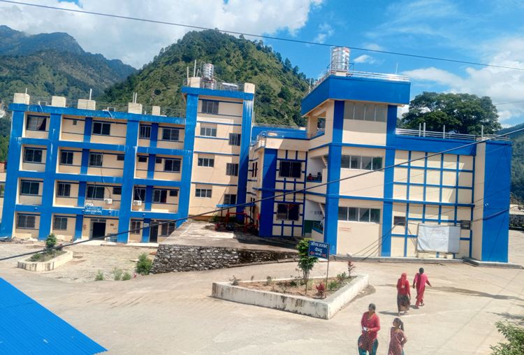 जिल्ला अस्पताल,बाजुरामा जटिल शल्यक्रिया हुन थालेपछिजिल्लावासी खुसी