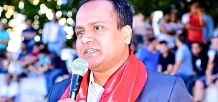 एनआरएनए उपाध्यक्ष गैरेद्वारा प्रधानमन्त्री दैवी प्रकोप उद्धार कोषमा५ लाख सहयोग