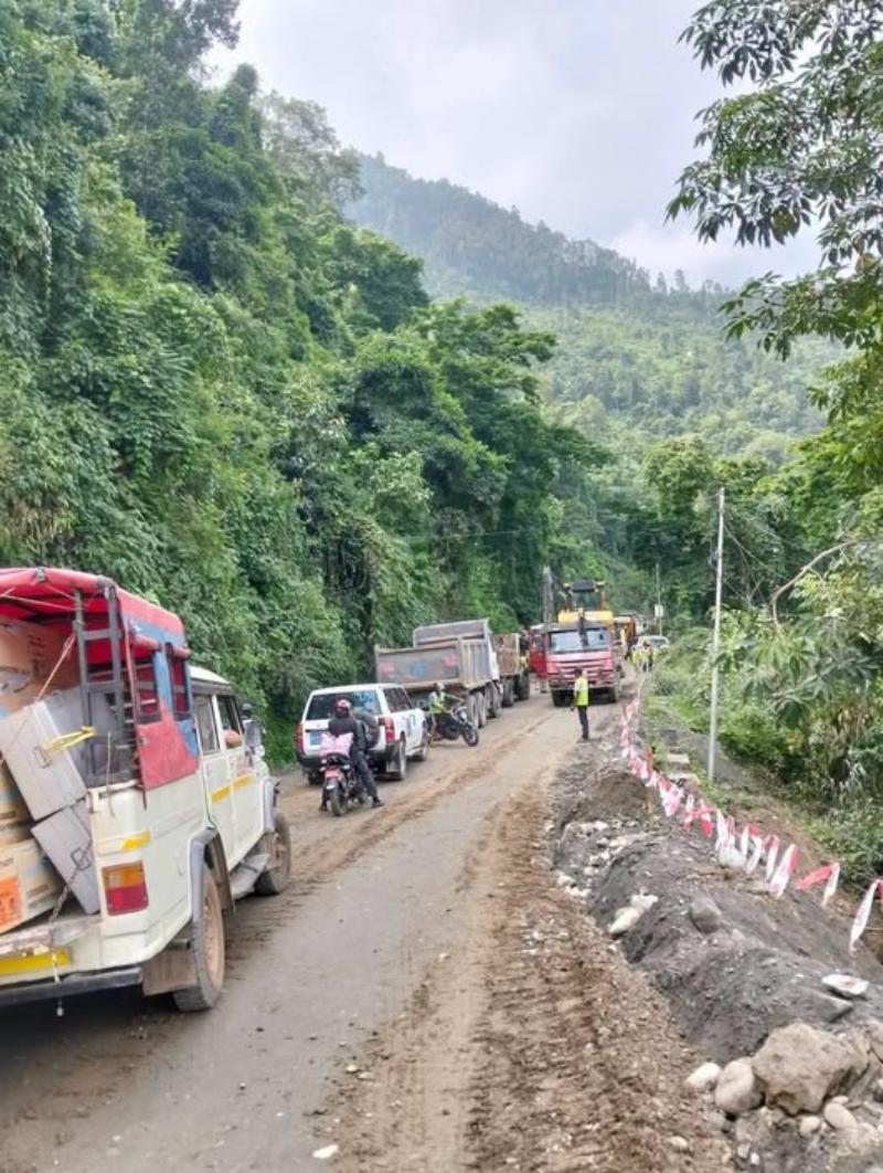 कृष्णभीरमा सडक खुलेसँगै पृथ्वी राजमार्गमा बढ्यो सवारी चाप कृष्णभीरमा सडक खुलेसँगै पृथ्वी राजमार्गमा बढ्यो सवारी चाप