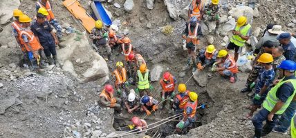 भोटेकोशी बाढीः बहुआयामिक चुनौतीका सामु कर्तव्य पथमा जुट्दैछ नेपाल प्रहरी