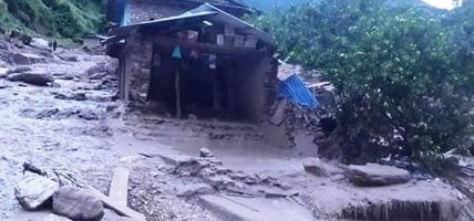 बाढीपहिरोको कहर देशभर, २१ जनाको मृत्यु बाढीपहिरोको कहर देशभर, २१ जनाको मृत्यु