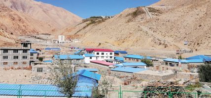 हिल्सा नाका बन्द भएपछि दैनिक उपभोग्य वस्तु तथा स्वास्थ्य उपचारमा चरम अभाव बढ्दै